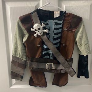 Pirate costume. Child size 7-8.